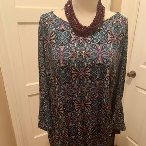 Avenue NWT multi-colored midi dress with bell sleeves and ruge side